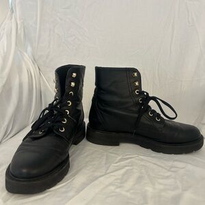 Stuart Weitzman Mila Leathet Combat Boots Great Condition Round Toe Platform